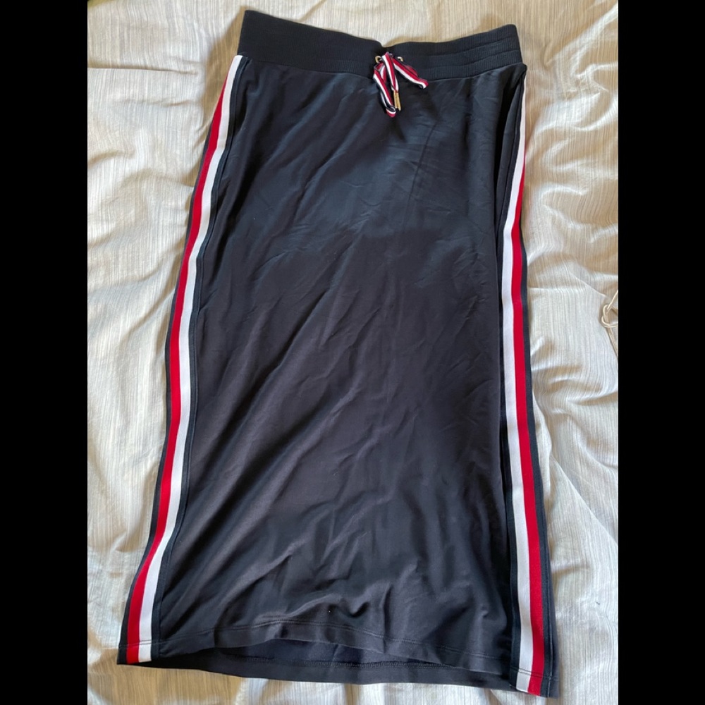 Cute Tommy Hillfiger drawstring skirt